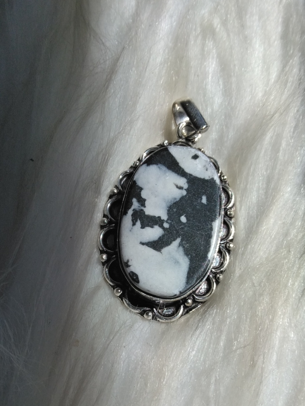 Stunning White Buffalo Turquoise Silver Plated Gemstone Necklace Pendant